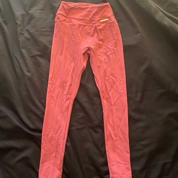 Whitney Simmons x GYMSHARK Hot fire pink set - Picture 2 of 8